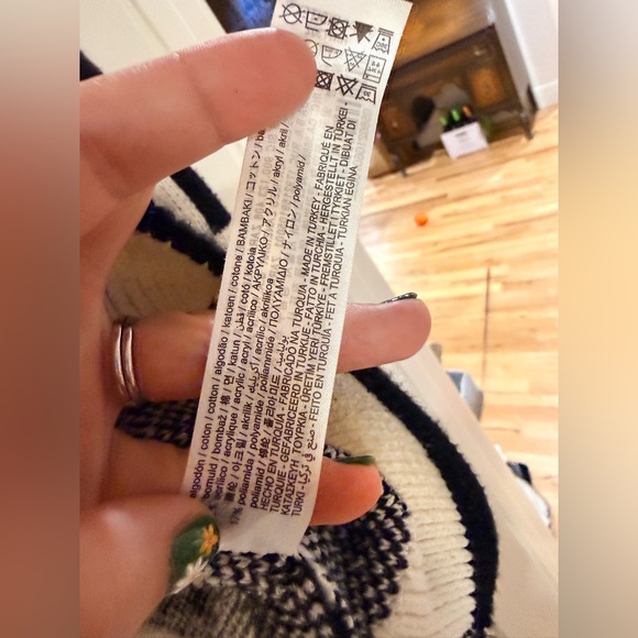 Zara Black and White Heart Pattern Cardigan - Picture 6 of 7